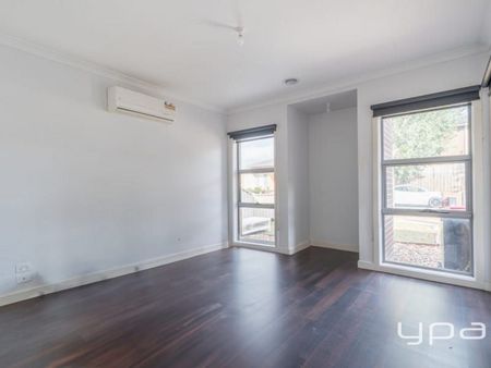 FAMILY HOME! - Photo 2