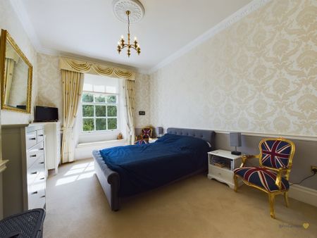 3 bedroom apartment to let - Photo 5