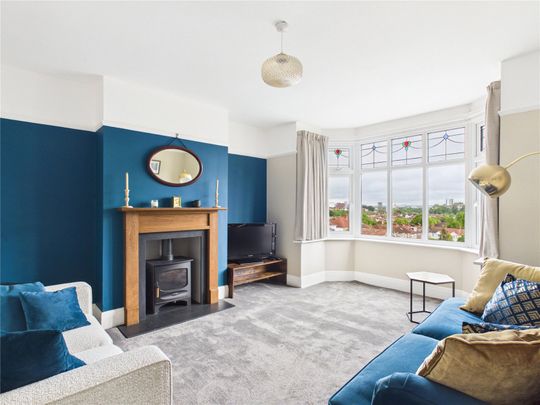 Aylesbury Crescent, - Photo 1