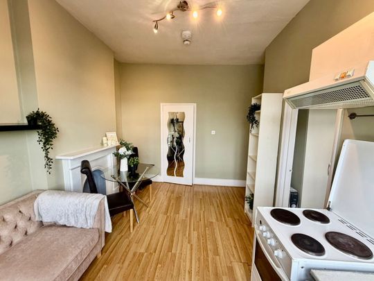 Studio Flat, Colville Terrace, W11 - Photo 1