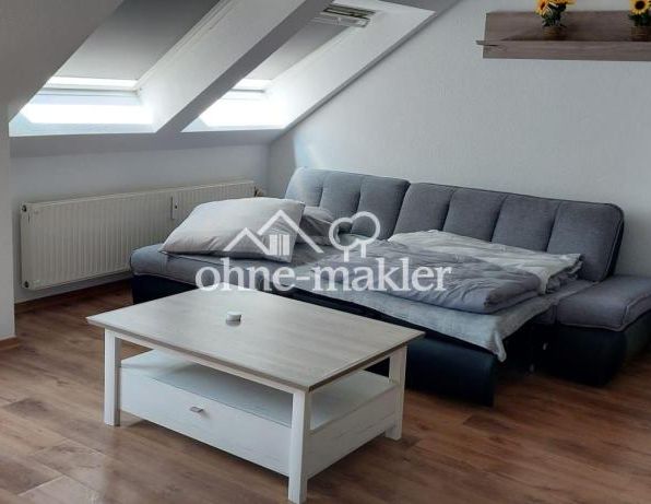 Sorglos einziehen: Traumhafte DG-Wohnung mit Balkon. Voll möbliert!! - Photo 1