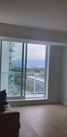 Furnished w/WiFi 2BDR 2Bath+Den High Rise Apt - Photo 1