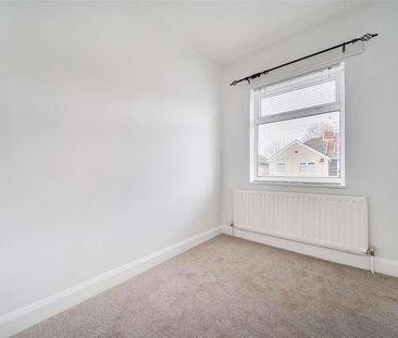 Whitworth Close, Gosport, PO12 - Photo 2