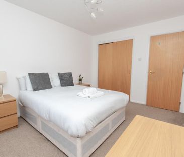 2 bedroom flat to rent - Photo 5