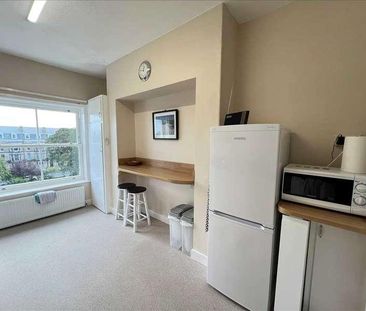 Prince Of Wales Terrace, Scarborough, YO11 - Photo 2