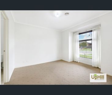 42 Fieldstone Crescent, Cranbourne North, Vic 3977 - Photo 3