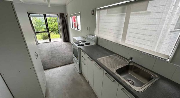 Snells Beach sunny and private 1 bedroom flat - Photo 1