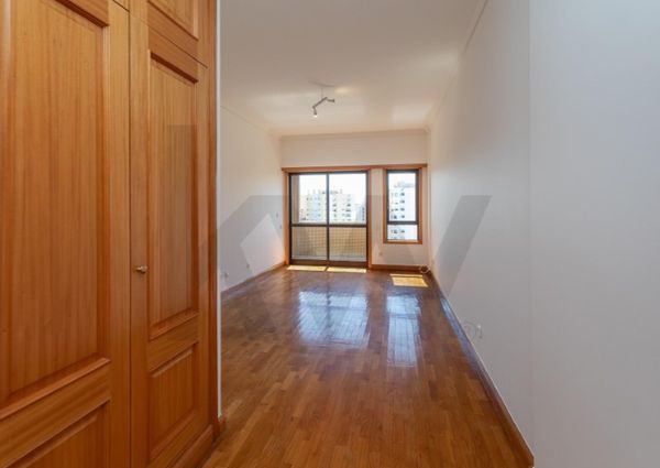 Apartamento T4 em Lisboa