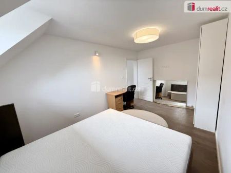 Pronájem prostorného bytu 4+kk se zahradou, 85 m, Velké Přílepy - Photo 5