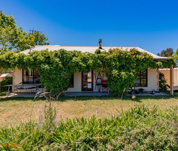 196A Brooklands Road, Wallaroo NSW 2618 - House For Rent | Domain - Photo 3