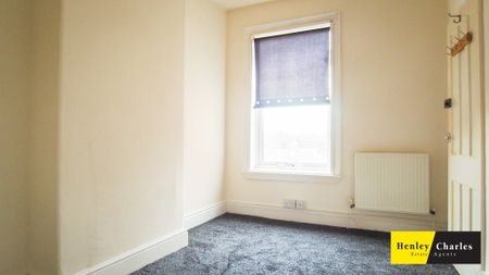 2 Bedroom Mid Terraced House For Rent - Photo 5