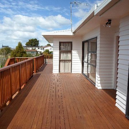 Property Management3 Tudor Place, Mairangi Bay - Townhouse for Rent - Photo 1