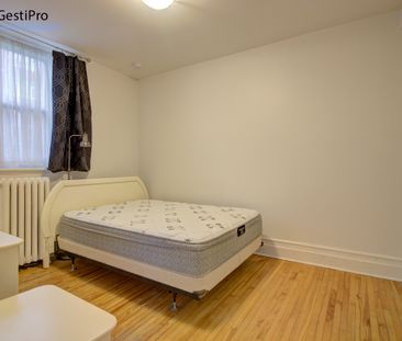 120 Fraser - Photo 1