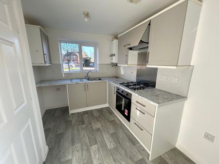 3 bedroom semi-detached house to rent - Photo 5