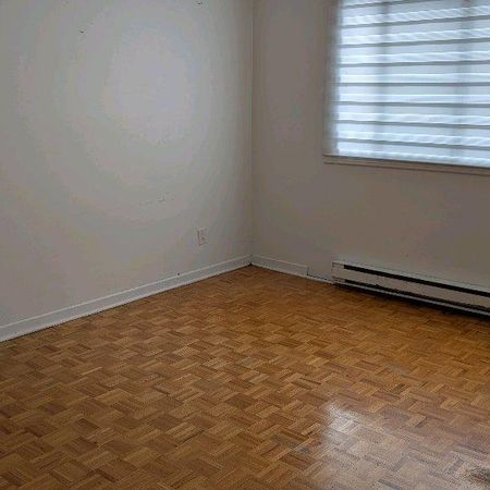 Très grand 5/2 à louer à Nouveau Rosemont - Photo 3
