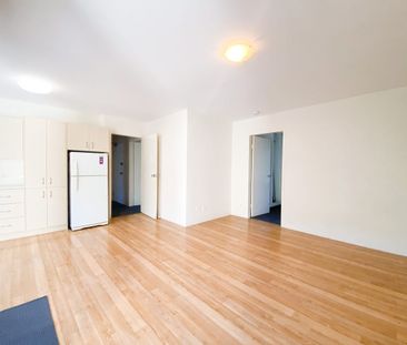 Excellent Location! - Photo 2