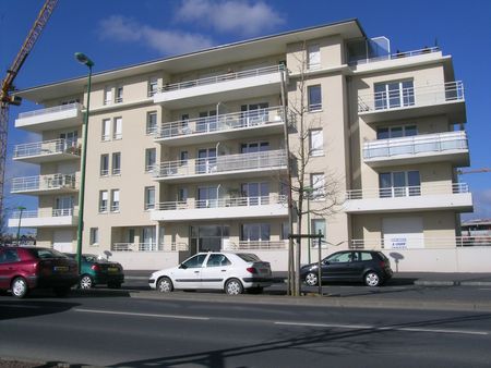 CAEN QUARTIER BEAULIEU STUDIO MEUBLE AVEC BALCON ET PARKING libre 30/05/2025 - Photo 2