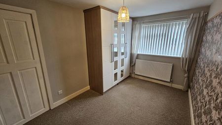 3 bedroom semi-detached house to rent - Photo 3