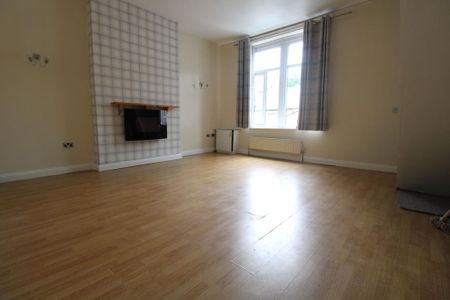 3 bedroom apartment to rent - Photo 4