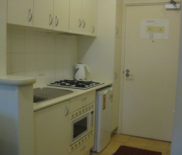 CARLTON FULLY FURNISHED EAST FACING ONE BEDROOM & STUDY APARTMENT S... - Photo 4