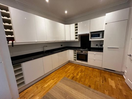 3 Bed Flat, Warwick Mansions, NW3 - Photo 1