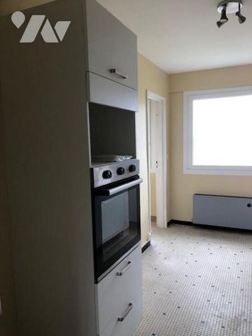 A LOUER REZE Mahaudière Appt T4 - 71 M2 - 3ème étage sans ascenseur - parking extérieur - Photo 5