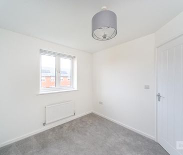 4 bedroom detached house to rent - Photo 2