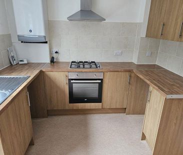 2 bedroom semi-detached house to rent - Photo 4