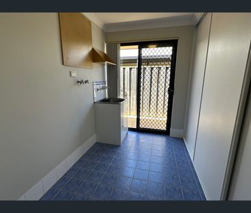 36 Parnham Ave, Ellenbrook, WA 6069 - Photo 5