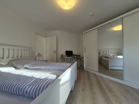 Sehr charmante, gepflegte 2-Zimmer-Wohnung mit schönem Balkon und Tiefgaragenstellplatz in Aidlingen - Photo 5