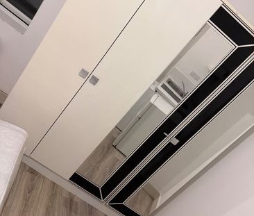 Studio Flat, Streatham High Road, SW16 - Photo 1