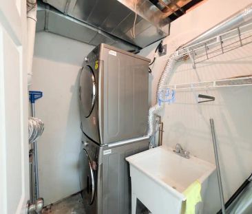 208 A Ontario Street — 5 Bedroom - Photo 4