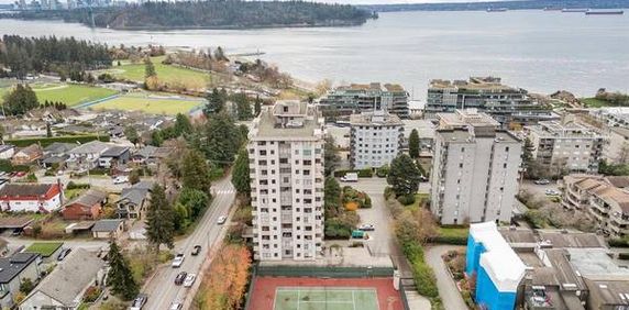 BREATHTAKING VIEWS PARKVIEW TOWER AMBLESIDE 2 BED 1.5 BATH - Photo 2