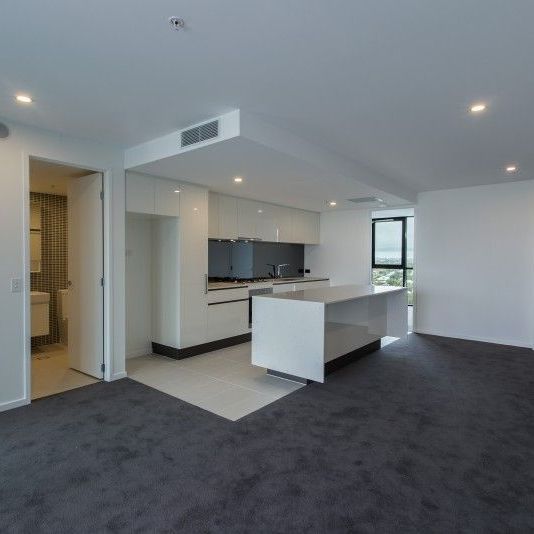 Furnished Luxury 2-bedroom 2-bathroom 1-carpark apartment. - Photo 1