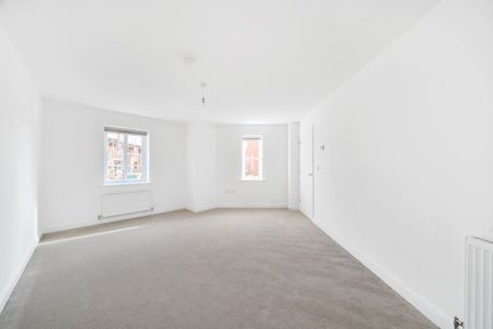 River Bank Close - Photo 3