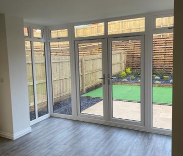 3 bedroom terraced house to rent - Photo 2