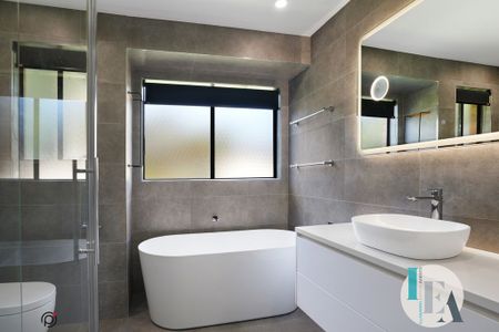 Modern 4-Bedroom Family Home in Prime Albion Park Location - Photo 4