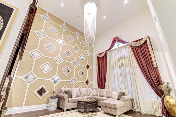 For Lease - 7 Legendary Circle, Brampton, Ontario - Photo 1