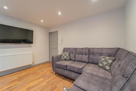 6 bedroom house to rent - Photo 2