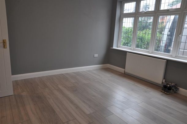 5 bedroom House To Let Total Size: 2200 SQ FT - Photo 1