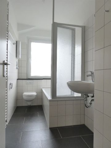 Helle Wohnung mit Balkon und Tageslichtbad mitten in Boelerheide sucht neue Mieter ! - Photo 4
