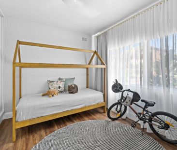 Renovated two bedroom in prime location - Photo 2