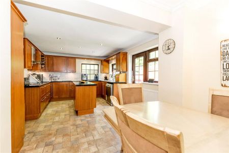 6 bedroom detached house to rent - Photo 4