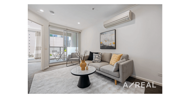 Stylish City Apartment with Balcony & Study - Photo 1