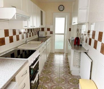 3 bedroom semi-detached house to rent - Photo 4