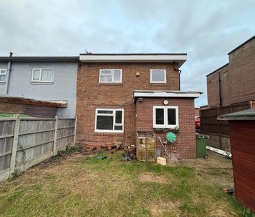 3 bedroom semi-detached house to rent - Photo 4