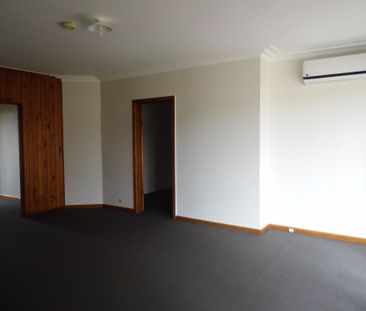 3 BEDROOM HOUSE IN THE HEART OF ALTONA - Photo 6