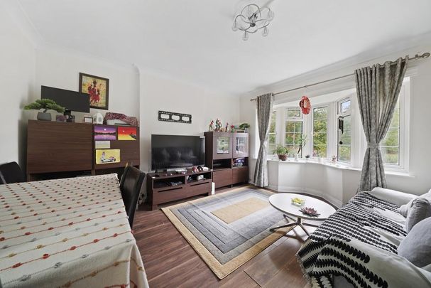 2 bedroom ground floor flat to rent - Photo 1