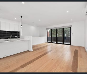 Stylish Thornbury Living - Photo 1