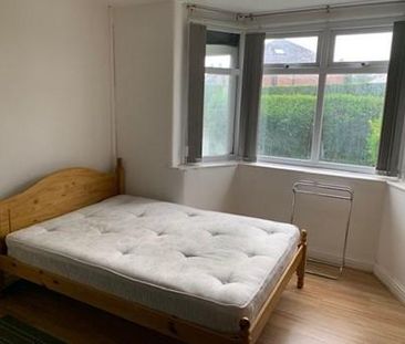 4 bedroom semi-detached house to rent - Photo 6